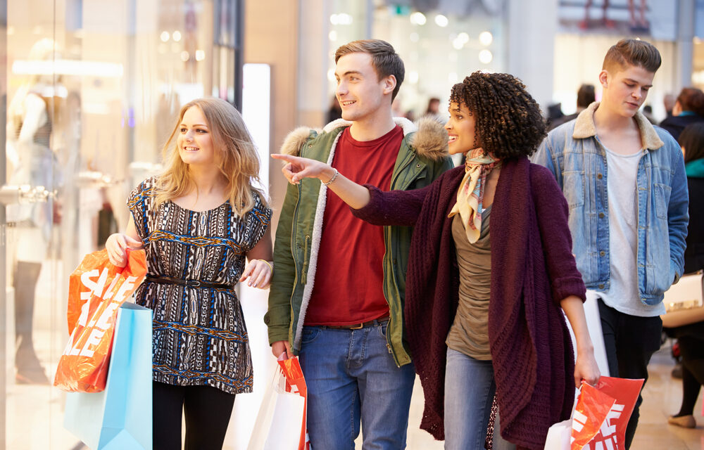 Black Friday 2024: In-Store Shopping Breaks Records Amid E-commerce Growth